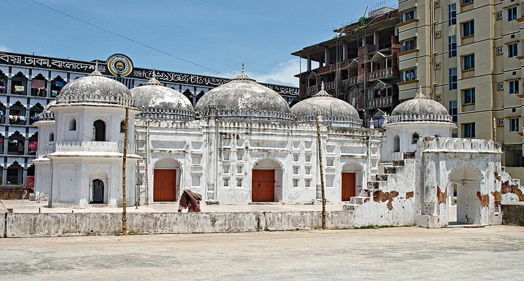 Sat Gambuj Mosque